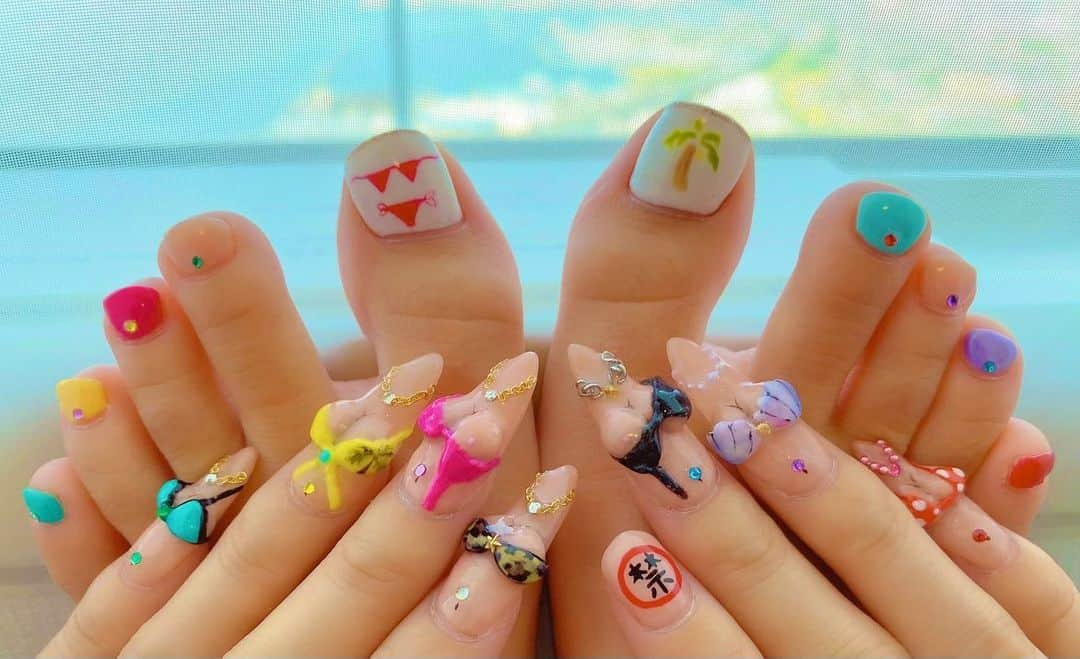 あいめろ姫のインスタグラム：「New nail💅🏼💗  今回は、 【おっぱいネイル🔞👙🤭】  えちえち〜///// 可愛い可愛い〜💋 夏って感じやなっ🌤💖」