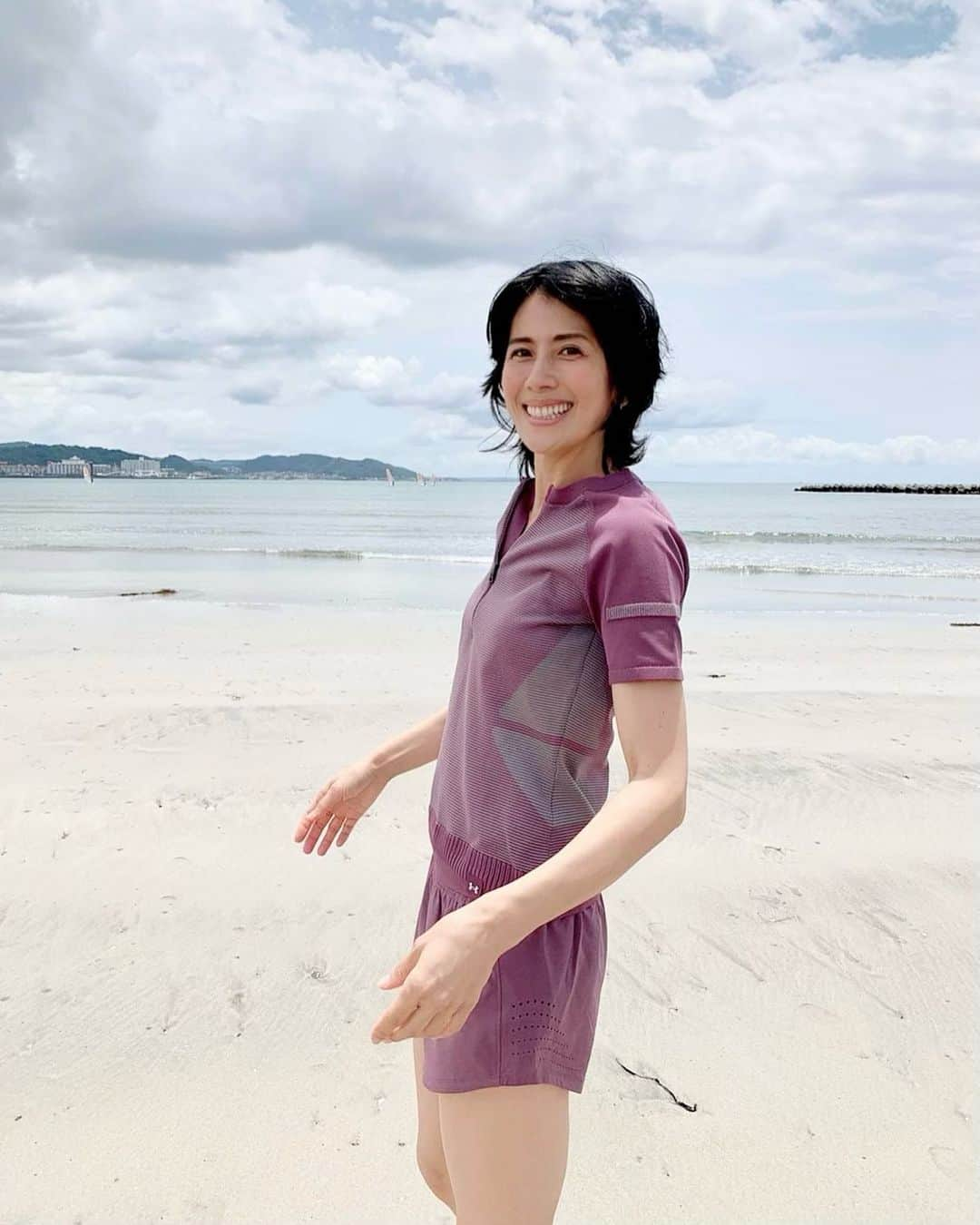 長谷川理恵さんのインスタグラム写真 - (長谷川理恵Instagram)「ランナー歴🏃‍♀️ 21年 ハムストリングス が語ってるねー🤣 目指せ ハムがある おばあちゃん👵  #ランニングライフ#ハムストリングス#一生走れる体」6月26日 9時11分 - rie_hasegawa