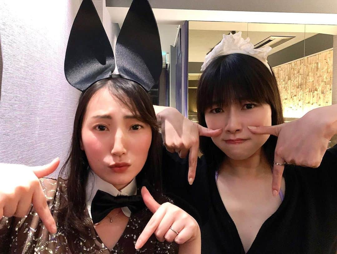 小田飛鳥さんのインスタグラム写真 - (小田飛鳥Instagram)「昨日は #新橋ladolce に雪島さら紗ちゃんが遊びに来てくれたよ〜💕 酔っ払った頃、さら紗にバニーの耳付けちゃいました👯‍♀️笑 カヌレが美味し過ぎて、TT〜！！ #雪島さら紗 ちゃん #カヌレ #tt #また来てね」6月26日 10時14分 - asuka_oda_0320