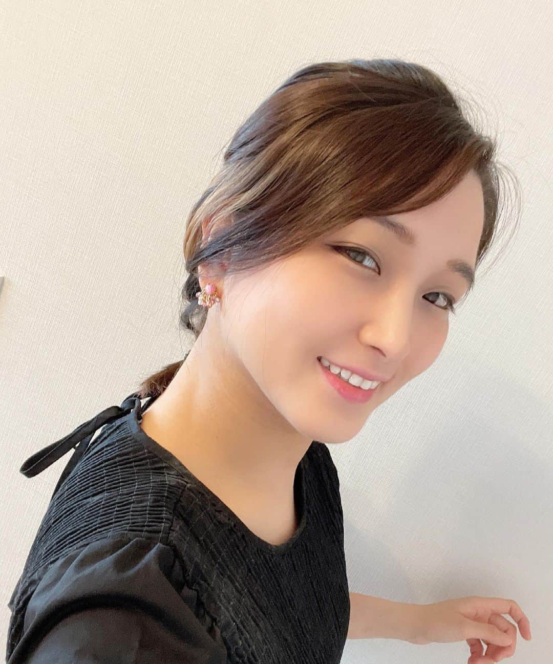 ぱにゃえのインスタグラム：「編みこみできるくらいな長さに🌻 でも切りたい笑  暑いので最近くくりっぱなしよ！  #ボブアレンジ  #今日暑すぎる」