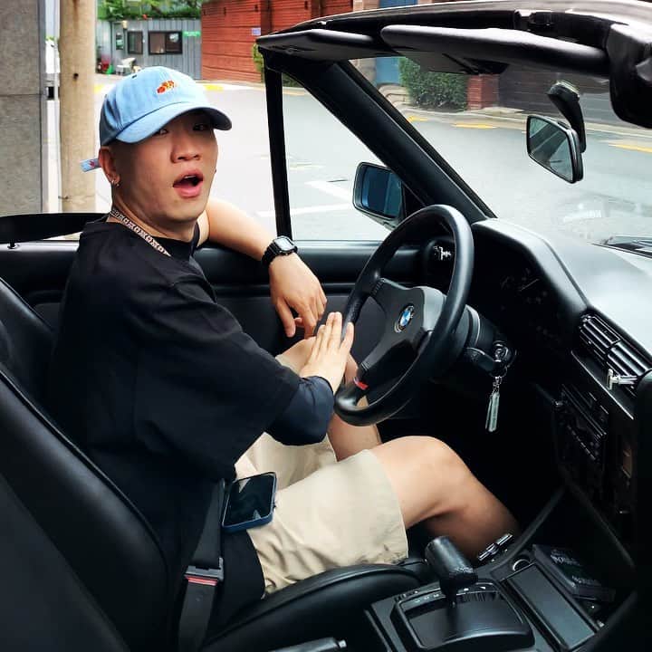 ゲコのインスタグラム：「더현대로 출근!」