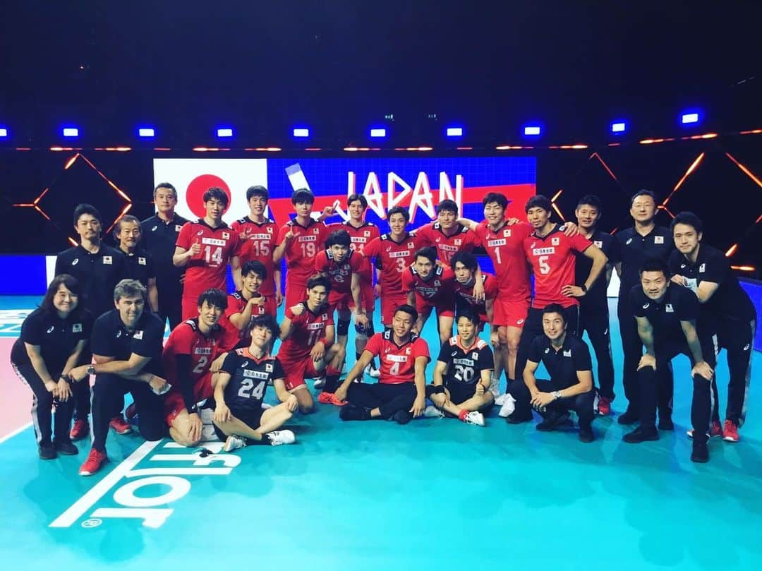 のインスタグラム：「VNL応援ありがとうございました！  五輪まで残りは少ないですが、一日一日大切に。最高の準備をして、最高のチームで臨みたいと思います！！ 選んで頂いたからには、ここまで一緒に戦ってきた仲間。いつも支えて、応援してくれるみんな。色んな人の想いも胸に、自覚と誇り、自信と勇気をもって頑張ります！！ 引き続き応援よろしくお願いします！ #龍神nippon #vnl」