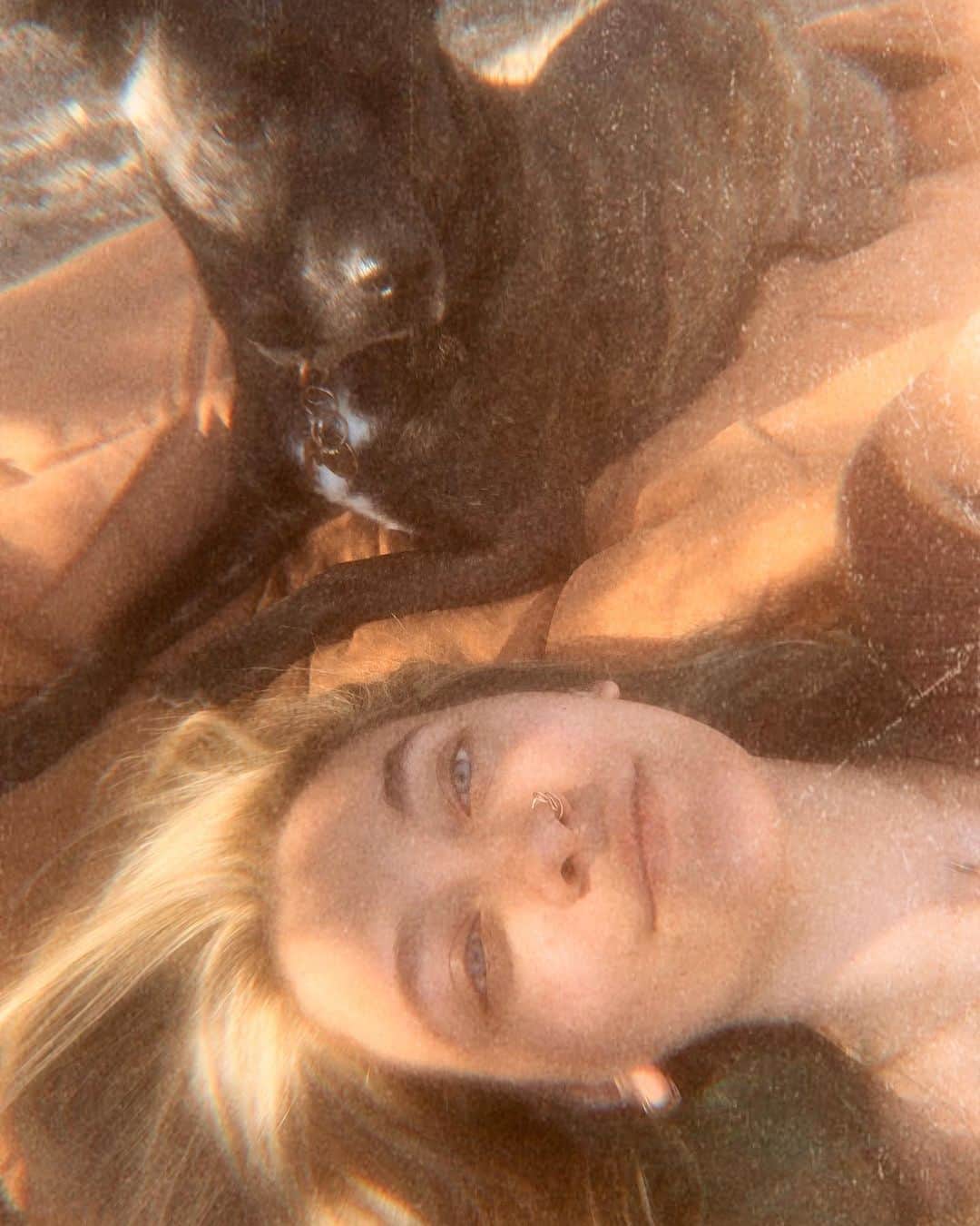 パリス・マイケル・キャサリン・ジャクソンのインスタグラム：「sometimes self care is taking your dog away from the city to start a fire and look at the stars and eat some beans. happy saturday everyone」