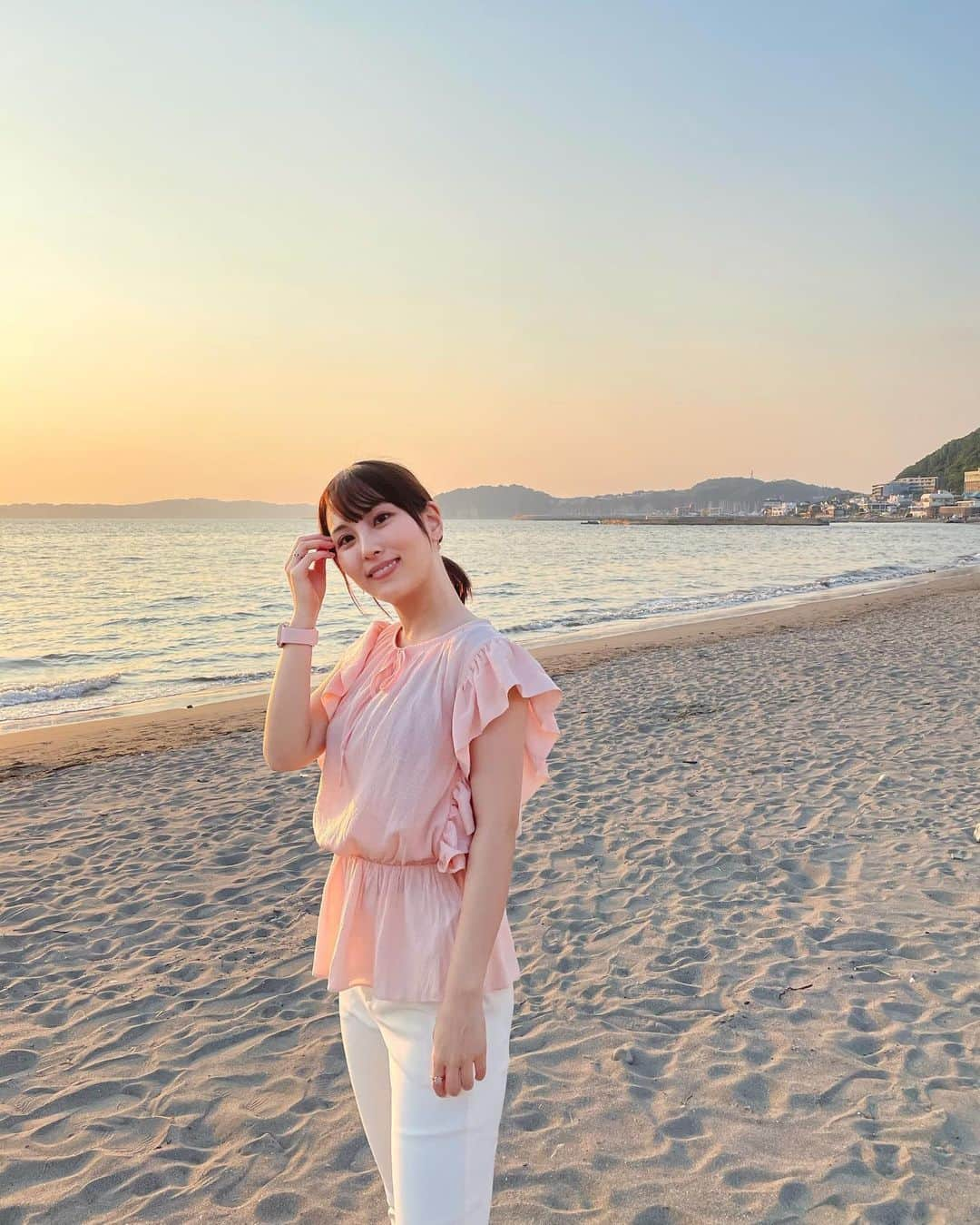 森田真理華さんのインスタグラム写真 - (森田真理華Instagram)「大好きな葉山の海で ちょっとだけお散歩🦭  宝塚記念で応援する馬は 決まりましたか？ 明日は雨かな☂️」6月26日 18時29分 - marika__morita