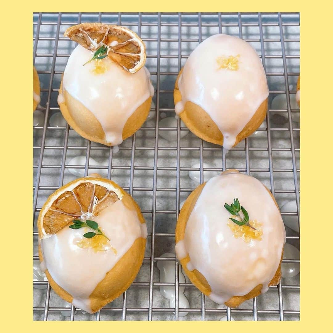 ユナさんのインスタグラム写真 - (ユナInstagram)「such a beautiful day to make lemon breads🍋👩🏻‍🍳 #레몬케이크 #레몬빵」6月26日 18時35分 - yoona__lim