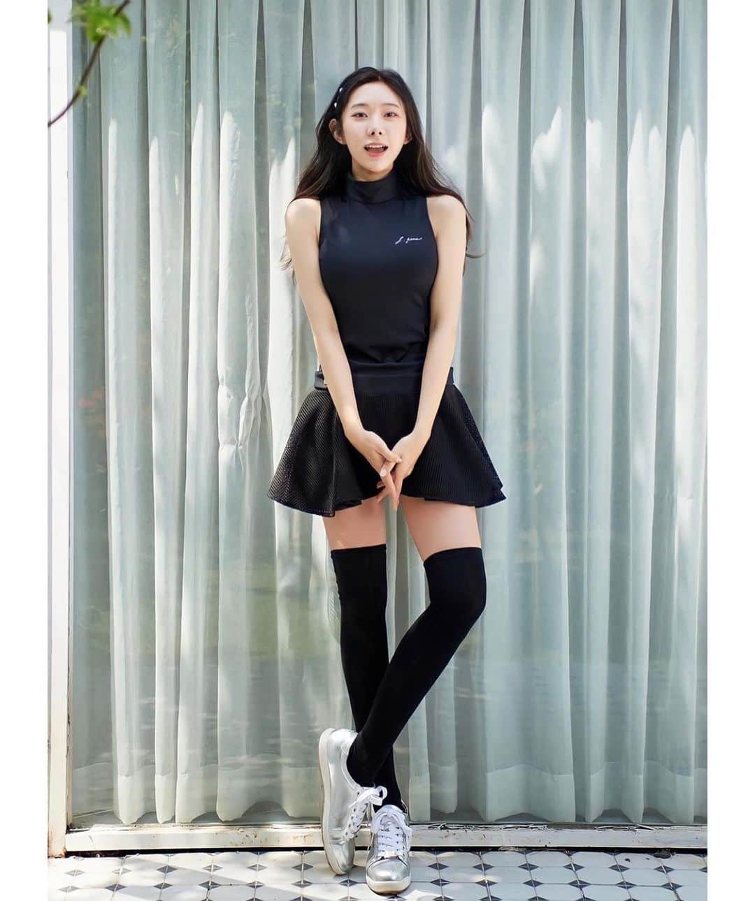 J.JANE JAPANさんのインスタグラム写真 - (J.JANE JAPANInstagram)「. 2021年Summer collection♡ . . Waffle onepiece（Black） ¥31,000 . 韓国でも日本でも大好評♡ スタイリッシュに演出してくれる ワンピース。 スカートがフレアなデザインなので ウエストをより一層スッキリ見せてくれてスタイルアップできます。 数量残りわずかとなっております。 . ・サイズ 着丈 80/81.5/83 バスト76/80/84 肩幅 28.5/30/32 ウエスト 65/69/73 （XS/S/Mの順になっております。※cm） . . . #golf#골프 #ゴルフ#golfwear #j_jane #j_jane_golf #スポーツ#golfswing #ドライバー#アイアン#golf#fashion#韓国ファッション#ゴルフ好き#golfing#golfer #ゴルフウエア #ゴルフスイング#ゴルフ女子」6月26日 18時50分 - j.jane_japan