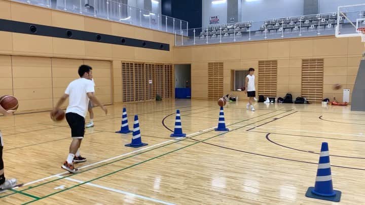 青木康平のインスタグラム：「🔥WATCH&Cプロキャンプ🔥 単純なプレーの質を上げる💪 @tomokazu_abe @satoshi24 @h.makoto1 @kantoshi18 @shuntaro_kadowaki @f.youji39」