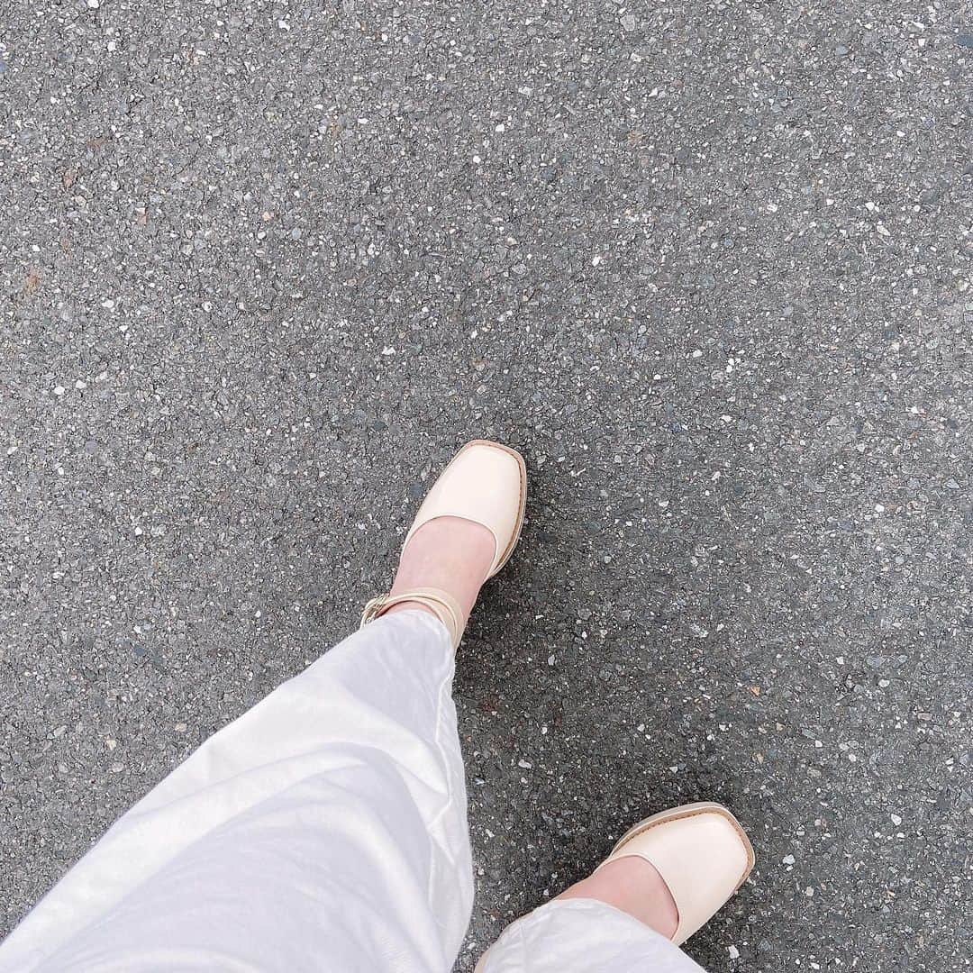 田中南さんのインスタグラム写真 - (田中南Instagram)「最近学校以外で外に出ることあんまりなかったんだけどこないだ久しぶりに外出たら夏近づいてるなって感じた     #ニコモ  #靴  #ホワイトコーデ  #jc3  #田中南」6月26日 19時14分 - minam_tanaka