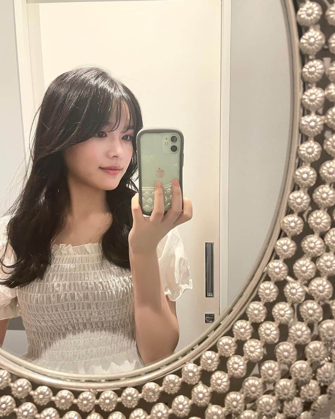 のインスタグラム：「なんとなく撮ったのが悪くなかったり🪞」