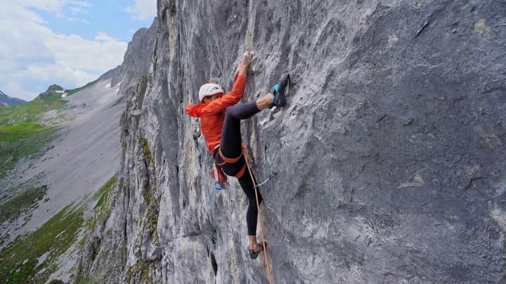 ニナ・カプレツのインスタグラム：「WOGÜ, BEHIND THE WALL  WORLD PREMIERE at the @arcteryxacademy on July 3. In Chamonix!  “WoGü is a dream, an illusion, a legendary route stretching ten pitches through the heart of the spectacular Rätikon range of Switzerland. WoGü is also a movie that offers humorous and insightful perspectives on the day-to-day work of big wall climbing, from both sides of the camera. Throughout the ascent, we share the everyday moments of greater-than-life characters @ninacaprez and @cedriclachat , elite climbers and long-time accomplices. We also follow the dedicated professional camera crew working 300 meters up in the air. From the first approach hike to the final ascent, WoGü reveals the tensions, hopes, falls, and simple joys of dangling your feet above the abyss. All along the way we share the experiences and emotions that make big wall adventures so unique. Deciphered, decrypted, WoGü no longer remains a mysterious hieroglyph carved in limestone, but turns into an open book. We invite everyone to join in on the adventure, novice and initiated alike.”  Music and editing by the one and only Mathieu Rivoire  @arcteryx @cmc68.fr @praettigau.ch @schweizer_alpkaese @gebana.official @hydroflask @hard.bar @petzl_official   @cedriclachat @kammerlander_beat @guillaume_broust @marc_daviet @5elementsproduction」