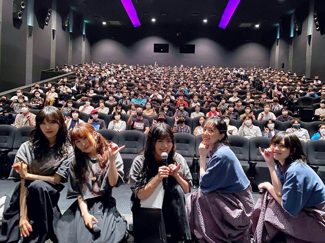 志崎樺音さんのインスタグラム写真 - (志崎樺音Instagram)「・ 本日は劇場版「BanG Dream! Episode of Roselia Ⅱ : Song I am.」 ＴＯＨＯシネマズ　なんば（本館）  にて舞台挨拶でした。 大阪の皆様、どうも有難うございました🥀  個人的に大阪とても行きたかったので、久しぶりに行けて皆様と会えて嬉しかった！  #バンドリeor2  #Roselia」6月26日 20時54分 - kshizaki_official
