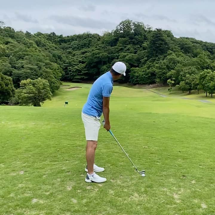のインスタグラム：「休日ゴルフ⛳️ . まだまだ下手だな〜 . @descentegolf @travismathew_jp  @adidasgolf  . #ゴルフ#golf#golfstagram #golfwear #golfswing #ゴルフウェア #ゴルフスイング #ゴルフ男子 #ゴルフうまくなりたい  #デサントゴルフ #トラヴィスマシュー  #descentegolf #travismathew  #adidasgolf」