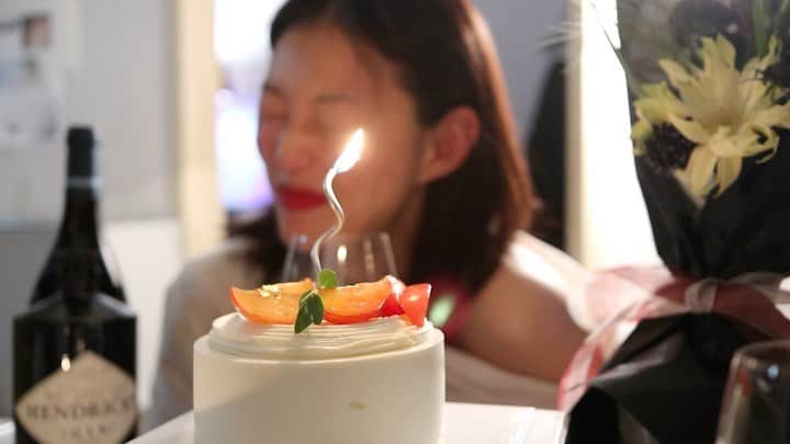 イ・エルのインスタグラム：「_ happy birthday to me!!🎉 와아-앞자리가 바뀌었다!?🤪라고 임아영 @catxoffee 이 말했다.. 죽일까???」