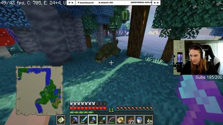 Nicole Kopchakのインスタグラム：「Been streaming Minecraft w mods lmao」