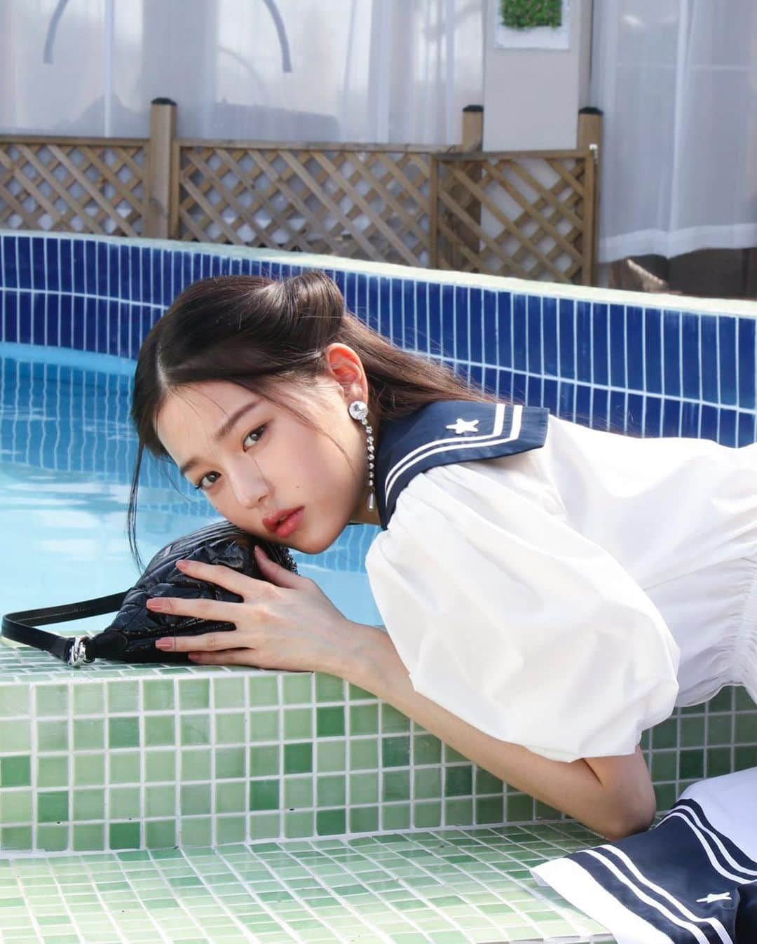 チャン・ウォニョンさんのインスタグラム写真 - (チャン・ウォニョンInstagram)「wonyoung X @miumiu 🏝 #IZONE #JANGWONYOUNG #WONYOUNG #아이즈원 #장원영 #원영」6月27日 11時26分 - wonyoung__ive