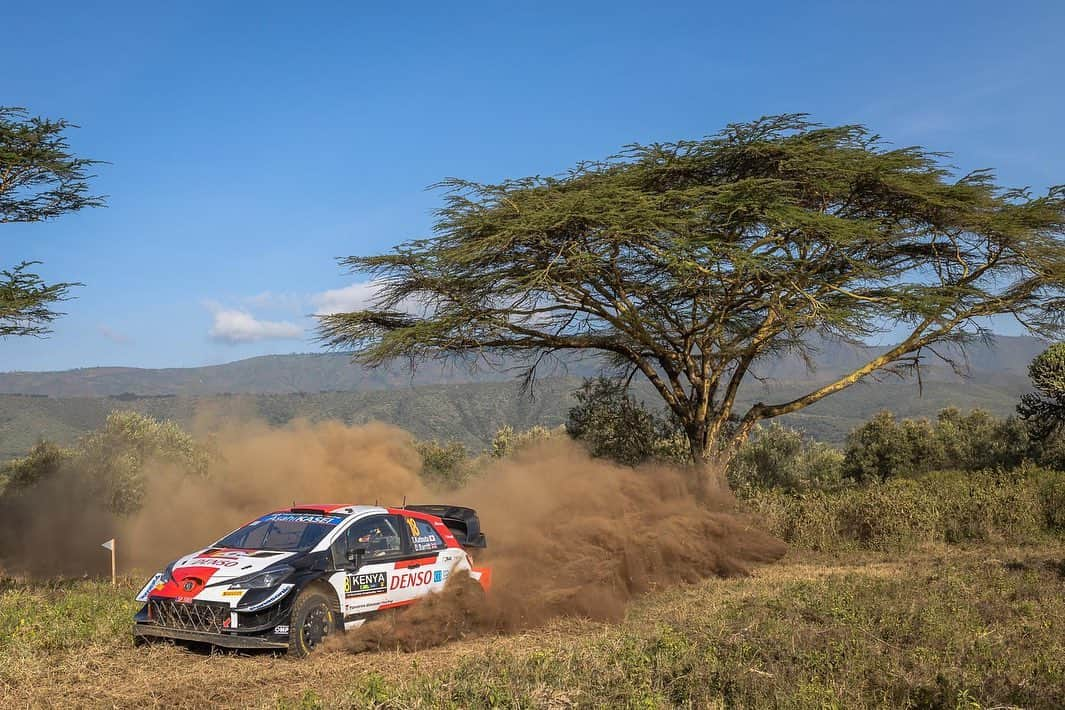 勝田貴元さんのインスタグラム写真 - (勝田貴元Instagram)「P2 after Day3 of @wrcsafarirally ! Storm made incredible conditions, we got damage on the car but we survived… Just focus on my job tomorrow!  WRC ラリーサファリ3日目を終えて総合2番手！ 最後の30kmSSは嵐… クルマにダメージがありましたが幸い少しのロスで済みました… いよいよ最終日！👊 自分が今すべき仕事に集中します！  #TK18  📸 @timoanisphotography」6月27日 3時57分 - takamotokatsuta