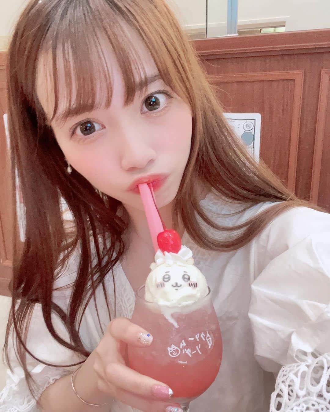 宇佐美幸乃さんのインスタグラム写真 - (宇佐美幸乃Instagram)「ちいかわCafeに行きましたっ！全てが可愛くて最高な癒し、、、 これはちいかわクリームソーダですっ  なかなか写真が撮れなくて更新頻度落ちててごめんね😢  #cafe #ちいかわCafe #ちいかわ #ちいかわカフェ #idol #アイドル　#instagood #instagram #instadaily #daily_photo_jpn #japanesegirl #ゆるきゃら #クリームソーダ #café #cafestagram #fff #followｍe #likeforlikes」6月27日 9時30分 - usami_yukino