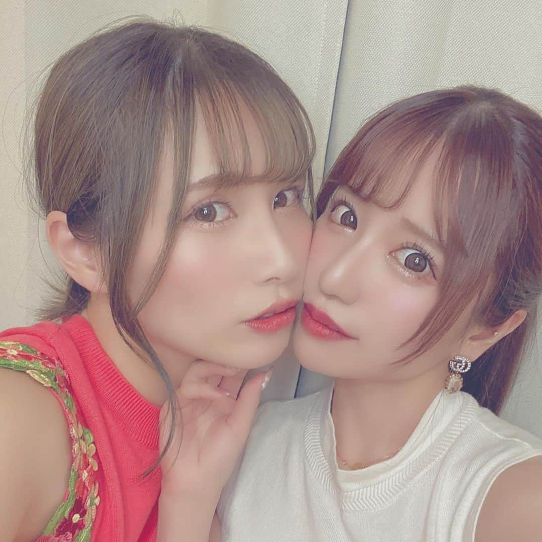 花咲いあんさんのインスタグラム写真 - (花咲いあんInstagram)「おは百合🌷   #百合   #yuri   #姉妹   #sisters   #今日もいい日になぁーれ」6月27日 9時41分 - ohanachan_087087