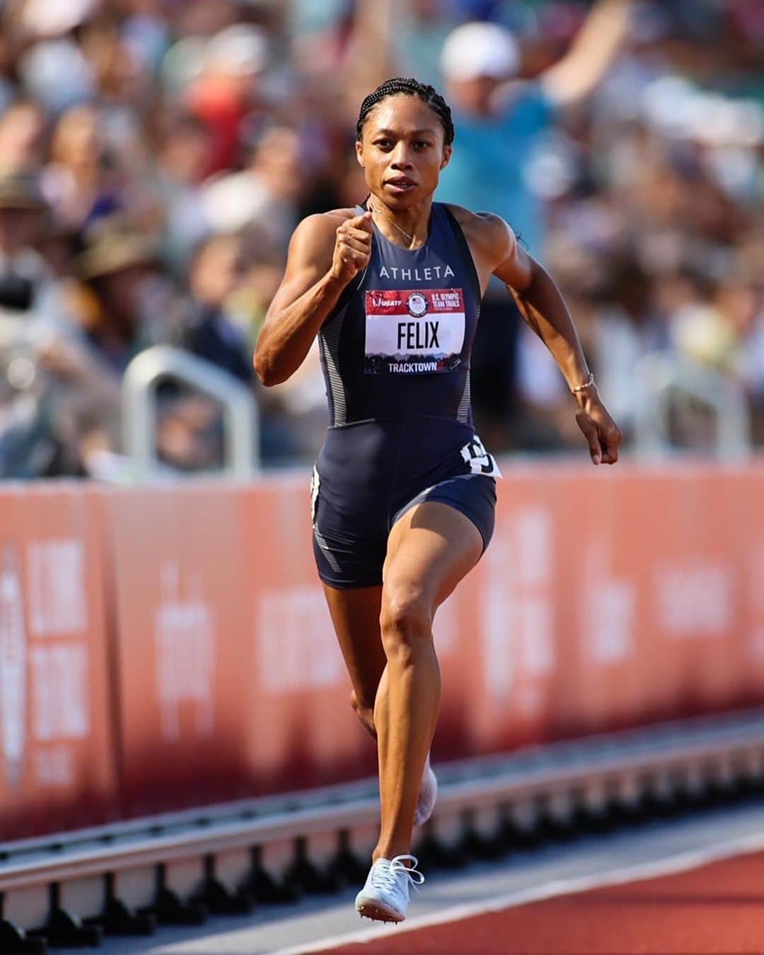 アリソン・フェリックスのインスタグラム：「200m Finals. 7:24 pm PT on NBC • @athleta @bysaysh 📸 @rich_seow_sports」