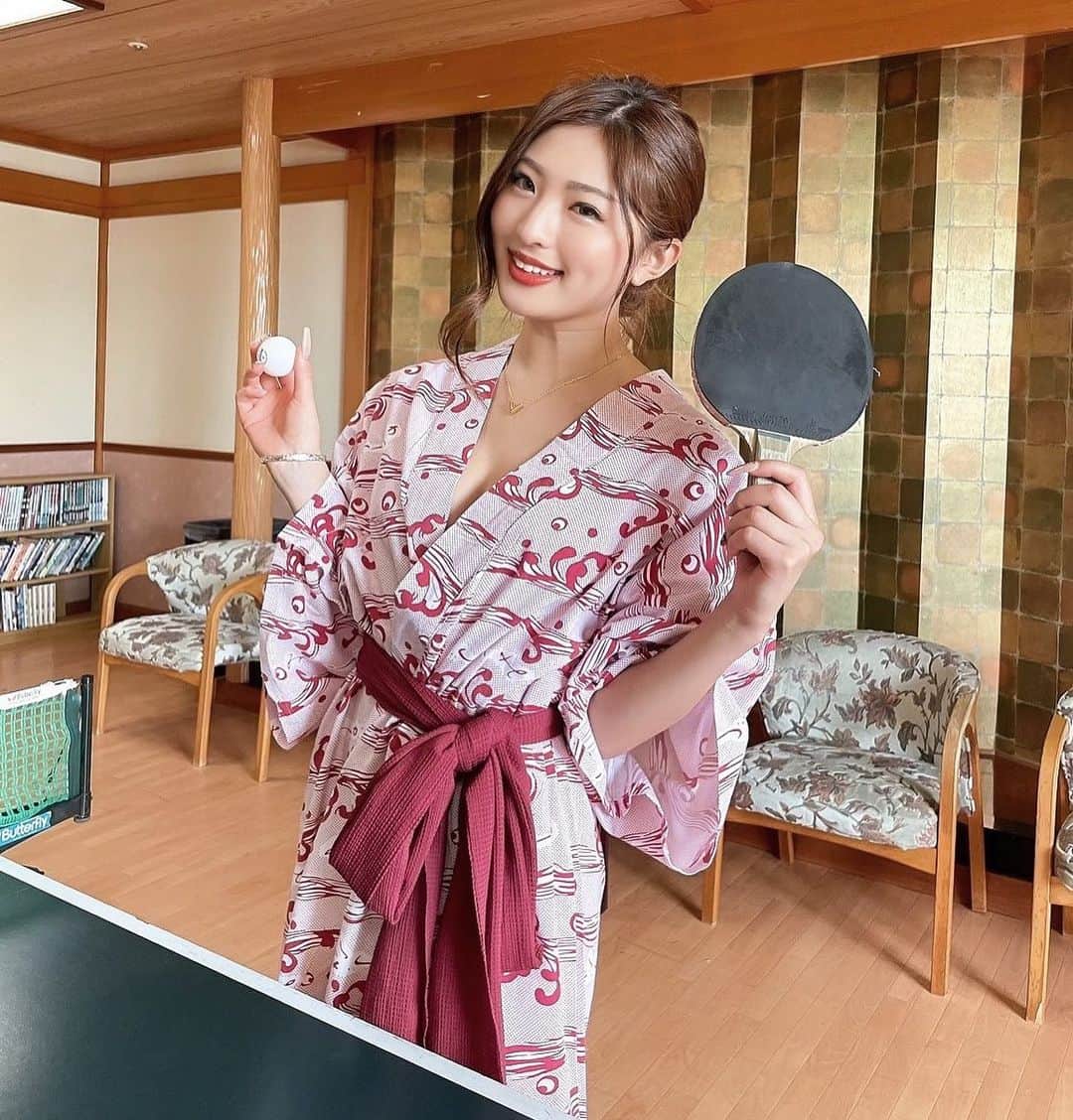 MIYABIのインスタグラム：「♨️CYBERJAPAN DANCERS 公式 YouTube チャンネル♨️  温泉と言えば…浴衣で卓球🏓 いえーーーい💜 なんと勝者には豪華シーフードBBQが待っています🍖  ミヤビは可愛くて、とっても優しいハルカさんとペアでしたぁ🙈💓  さぁどうだったでしょうか〜👏🏻 YouTubeコメント是非お願い致します🥺  ▶️ https://youtu.be/-z2eKEvAVd4  #cyberjapan #サイバージャパン  #cjd_miyabi #ミヤビーム #浴衣女子 #温泉  #温泉youtube」