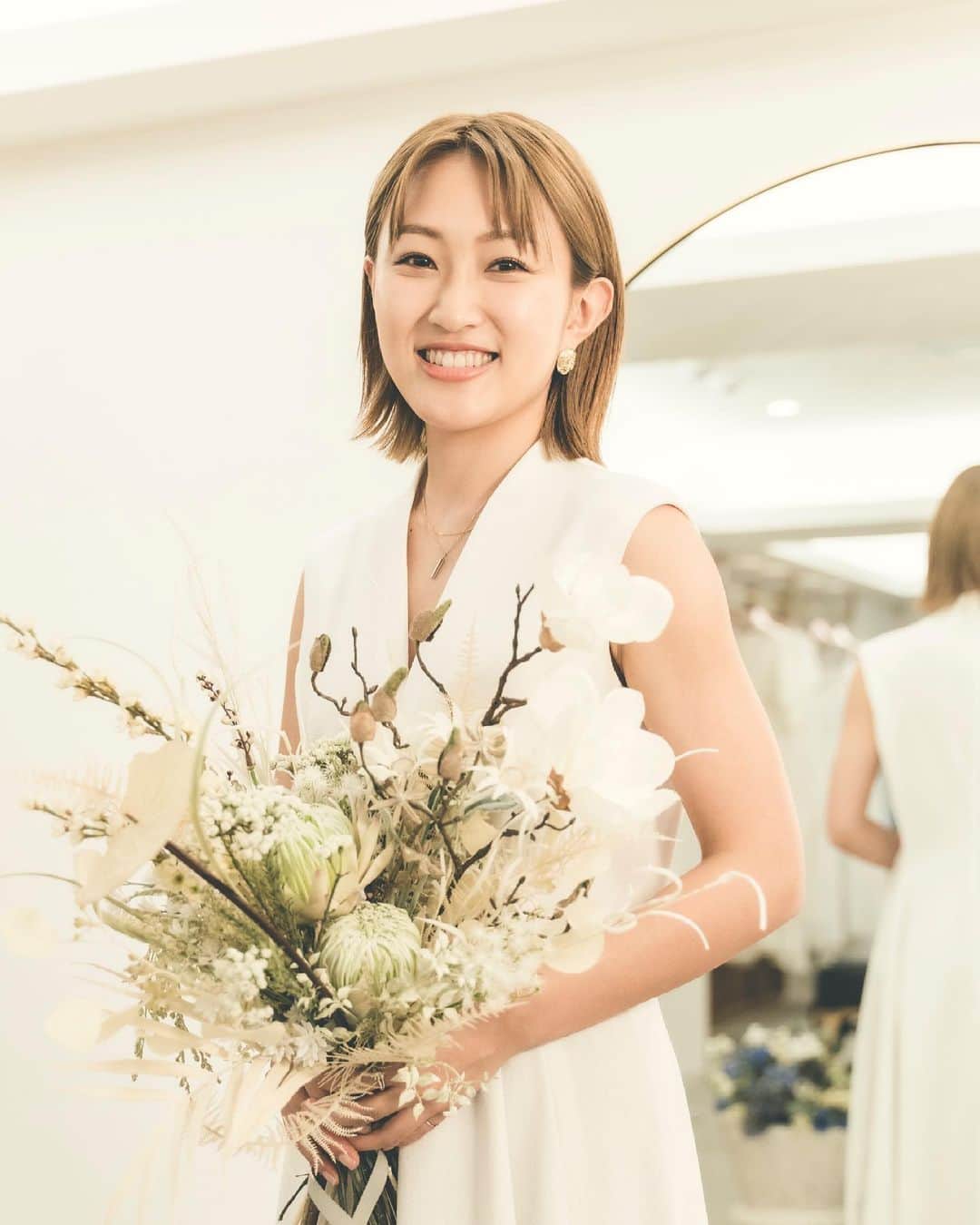 上枝恵美加さんのインスタグラム写真 - (上枝恵美加Instagram)「撮影でウェディングドレスを着させて頂いたデータを頂きました👗   #weddingdress #modeling #shooting #japanesegirl」6月27日 21時30分 - emika_kamieda