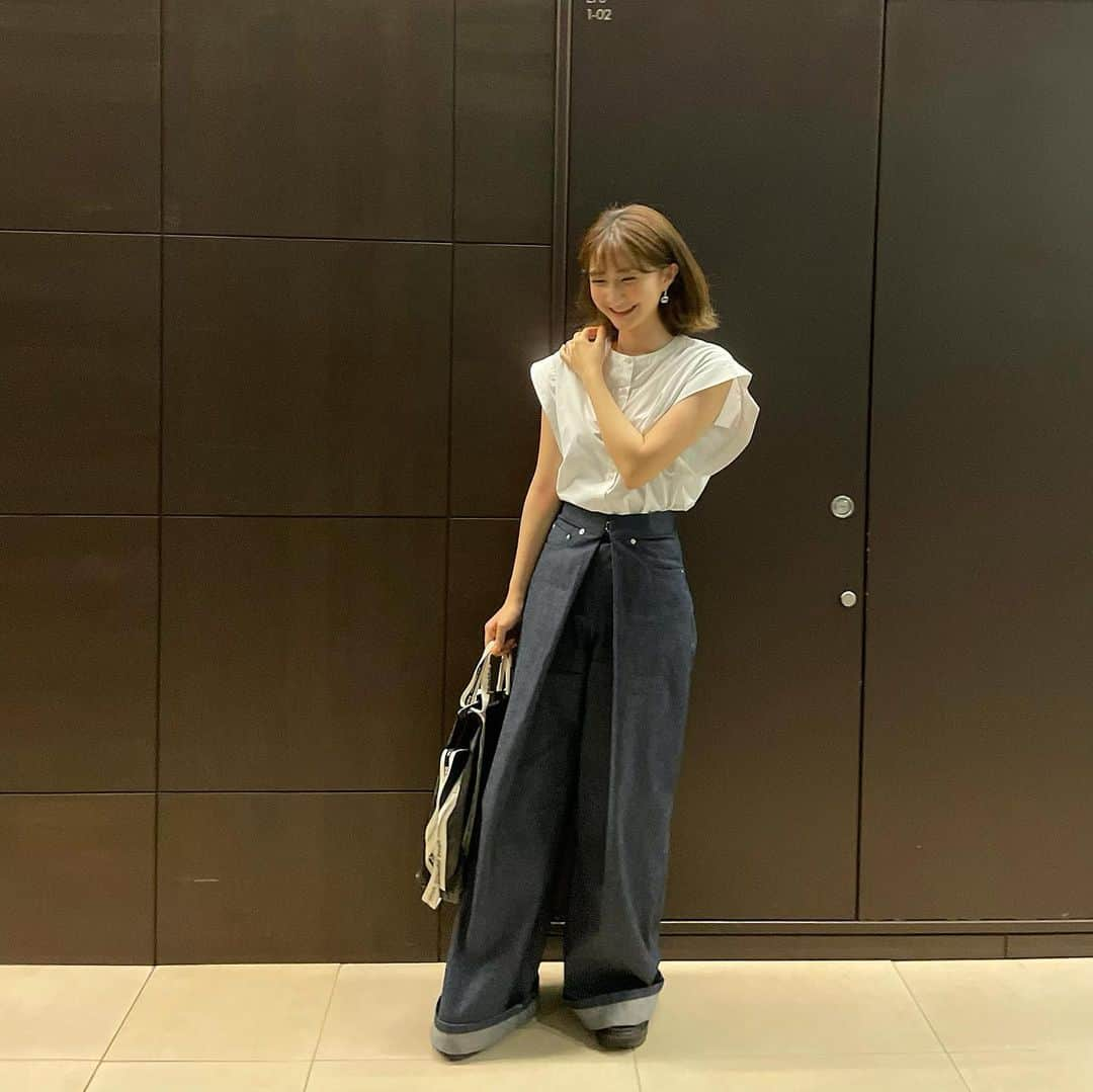 大江穂乃佳さんのインスタグラム写真 - (大江穂乃佳Instagram)「. 休日服🤍💙 #jhonlawrencesullivan #unitedarrows #私服」6月27日 21時53分 - hnk_o23