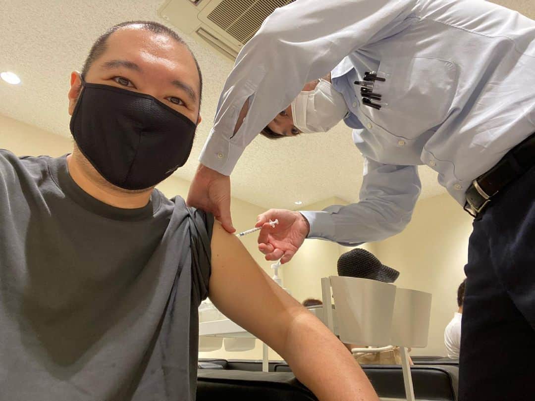 TAKAのインスタグラム：「やっとこさ1回目のワクチン接種が出来ました💉 こんなにも精神的に楽になるもんなんですね☺️  Finally, the first round of vaccinations is complete.✅ I never thought I'd feel so mentally at ease☺️」
