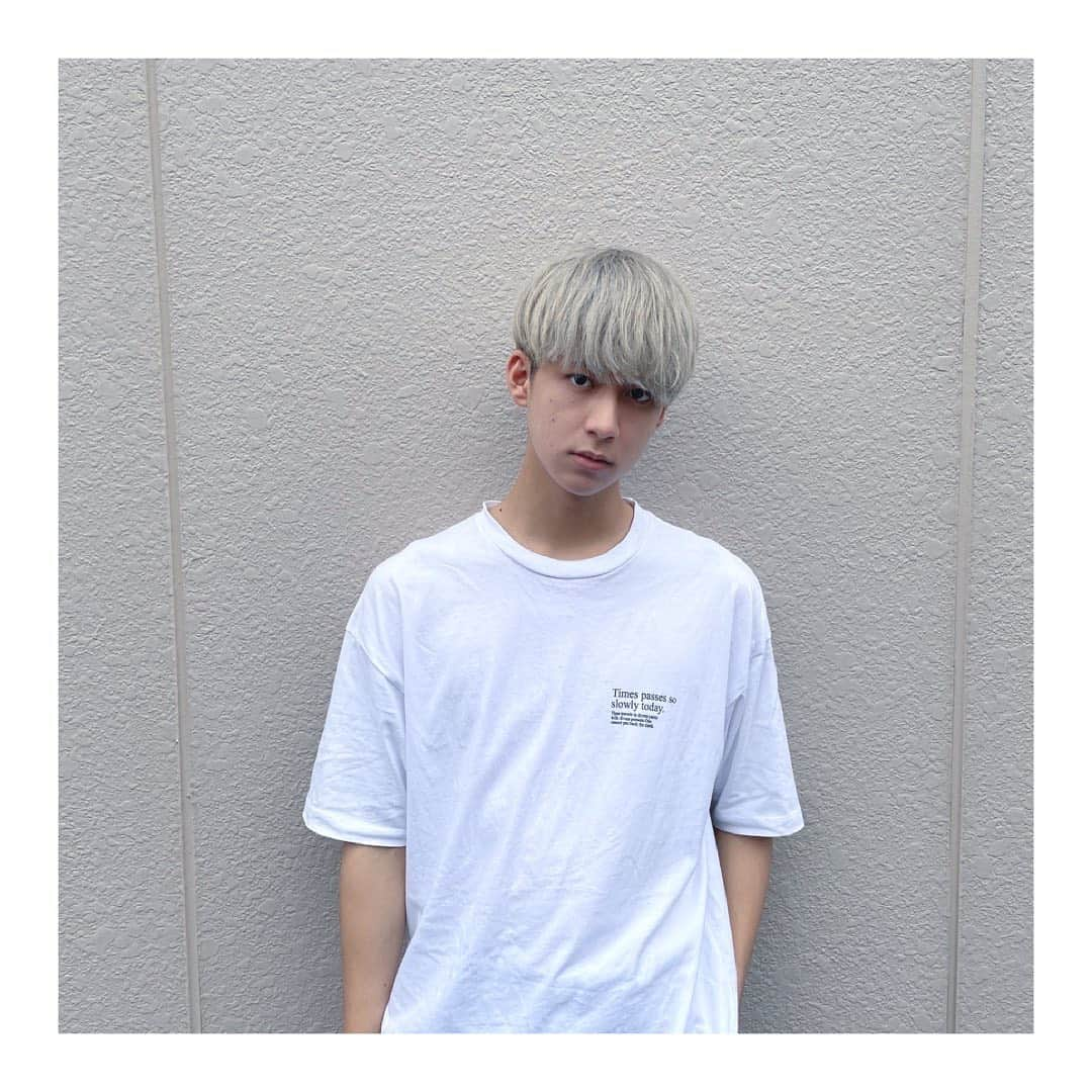 青山京平のインスタグラム：「・ Silver ここのブランド本当に好きなんです。  #銀 #ills #japan #03 #18   【T-shirt & Bucket hat】 @ills_official」