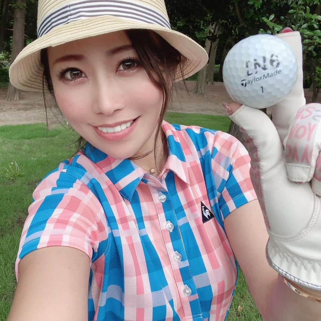 渡瀬茜さんのインスタグラム写真 - (渡瀬茜Instagram)「GTB CUP6月大会もありがとうございました⛳️💖 6月大会は阿見ゴルフクラブでとても綺麗で難しいコースだったのですが、今回はボール生還ゲーム足を引っ張ることなく生還させました⭐️ そしてチーム賞いただきました🤗✨  ゴルフの調子が完全復活までとはいかなかったですがバーディーズの優勝🏅女子のベスグロもとれたよ😆✌️✨ 前回のバーディーズカップはスランプ真っ只中だったので悩んで練習たくさんした甲斐あったなぁ☺️💖  7月大会のこだまゴルフクラブ😊 皆さんにお会いできるの楽しみにしてますね😉💕  #ボールもテーラーメイド#taylormade#テーラーメイド#TP5#TP5X#ルコック#ルコック女子#ゴルフ女子#ボール生還ゲーム #GTバーディーズ#ゴルフ#ゴルフトゥデイ#ベスグロ優勝#新ペリ優勝 #チーム賞#サムライウーマン#samouraiwoman #阿見ゴルフクラブ」6月27日 19時10分 - wataseakane1