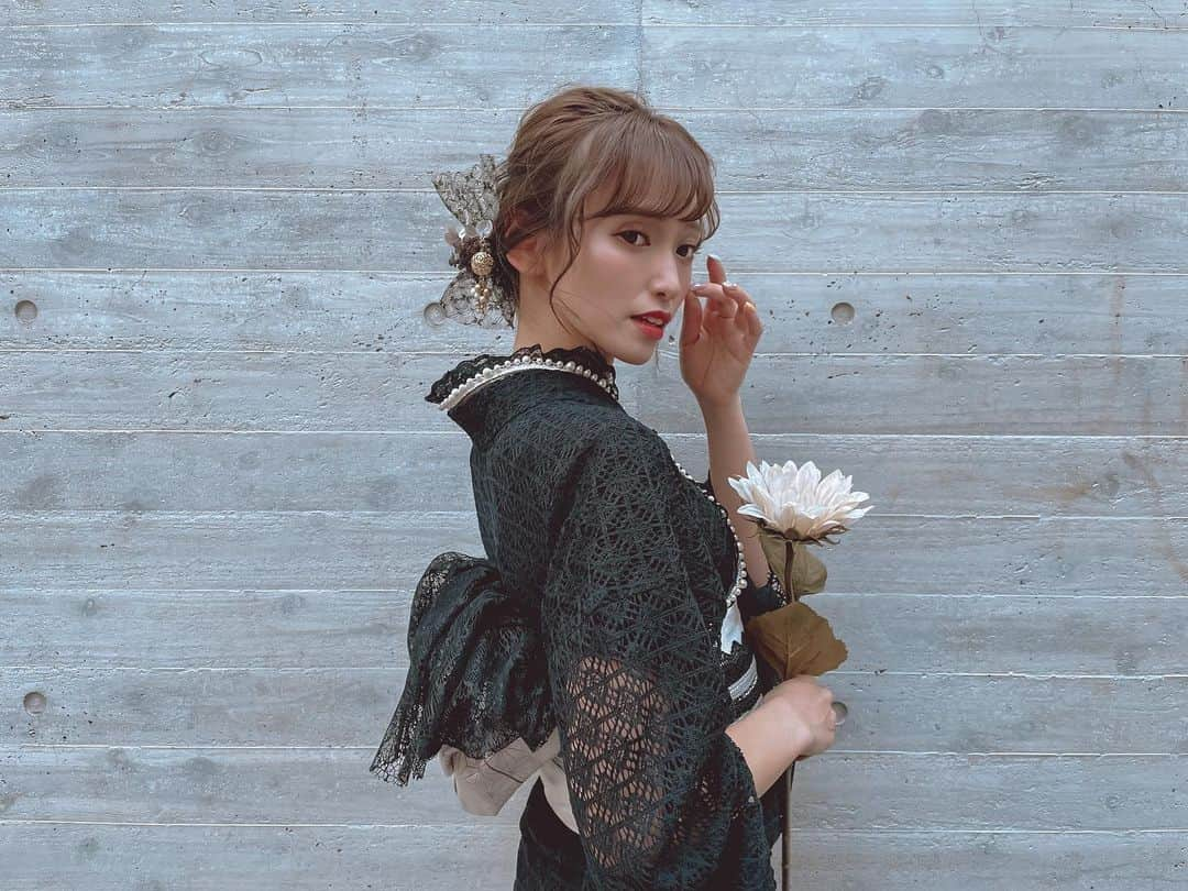 引地裕美さんのインスタグラム写真 - (引地裕美Instagram)「🖤💭🖤💭🖤  黒の総レースも可愛い👘🌹 @vasara_kimono   クラファン残り3日！ 今日は20時〜インスタライブするよ📡⚡️💕  #vasara #浴衣 #yukata #総レース #レース浴衣  #引地裕美 #モデル #rq #レースクイーン  #UMine  #얼스타그램 #照片 #粉我  #ゆうみ服 #패션스타그램 #데일리코디 #패션 #时装 #ヘアアレンジ」6月27日 19時26分 - yuumihikichi