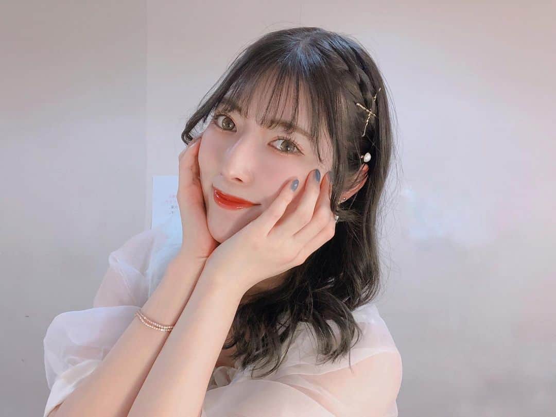 日下部美愛のインスタグラム：「なんかそんなに盛れてないけど写真ないから載せとく 明日早起きだけど昼寝しちゃった 早く寝れますように〜  #idol #photo #japan #model #me #hair #fashion #selfie #makeup  #followme #instagood #camera #instadaily #dailylook #사진 #데일리  #데일리 #셀카 #메이크업 #아이돌 #일본 #일본여자 #黒髪 #透明感」