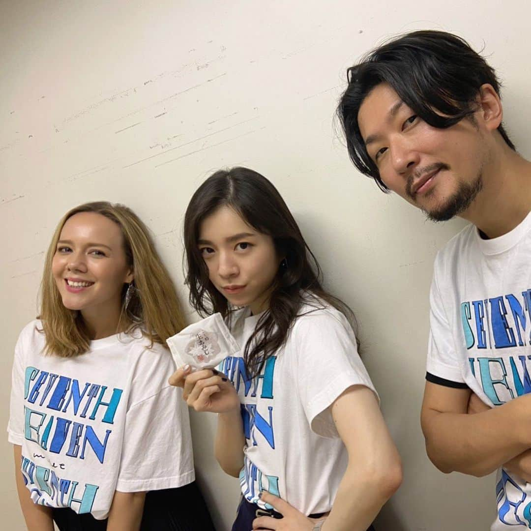 miletさんのインスタグラム写真 - (miletInstagram)「『milet 1st tour SEVENTH HEAVEN』 ＠広島 ぶちたのしかったー！ 声出せなくても煽ってこたえてくれるみんながいて最高に気持ちよかった！ 一緒に楽しんだ時間が愛おしいよ。私のややホーム広島。特別よ。 メンバーもぶち上がってたなあ。 ローレン、ようちゃん、もみじ饅頭♡ #milet #milet_SEVENTHHEAVEN」6月27日 20時14分 - milet_music