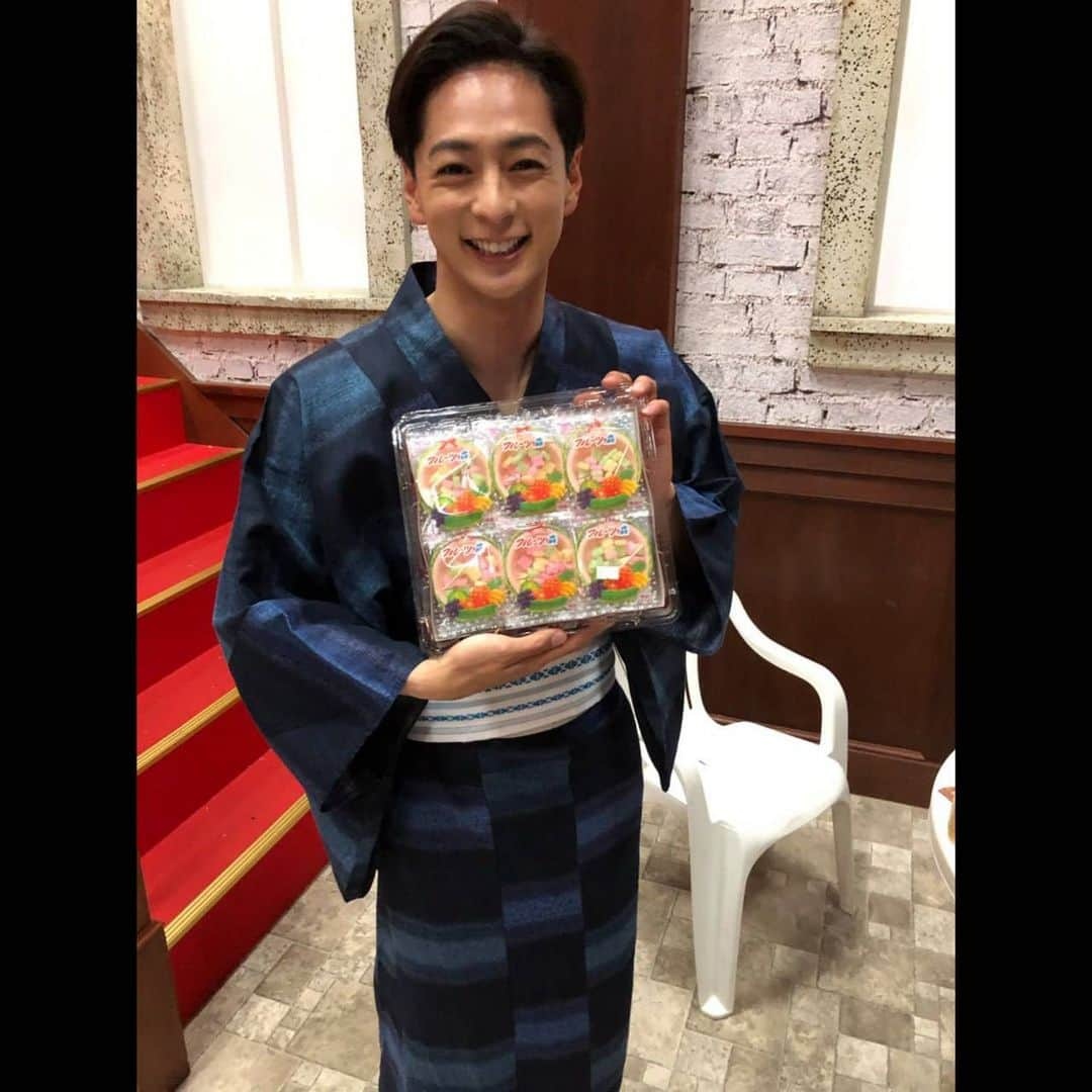 山口貴也さんのインスタグラム写真 - (山口貴也Instagram)「"仮面ライダーセイバー"41章でした  平和が訪れ、 流しそうめんを楽しむ剣士達  かと思いきや タッセルさんの過去は壮絶でしたね。  デザストがまさかの変身。  来週からもまさかまさかの展開が進みます お楽しみに！ #仮面ライダーセイバー #仮面ライダーブレイズ #新堂倫太郎 #山口貴也 #タッセルさん #ボンヌレクチュール」6月27日 20時24分 - takaya_yamaguchi_official