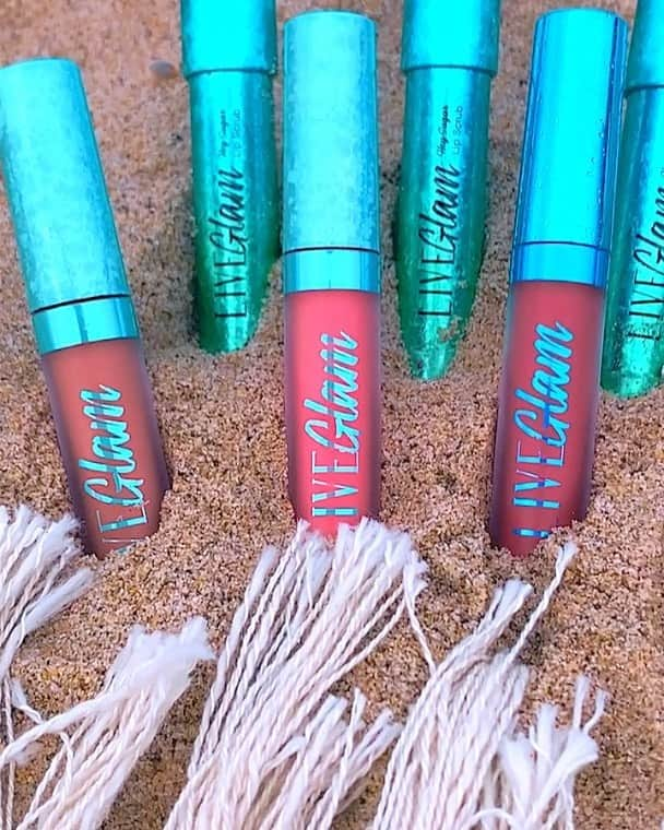 LiveGlamのインスタグラム：「Beach essentials✨🏖 what’s your favorite #LiveGlam lip product for summer?! 💄 #LiveGlamFam」