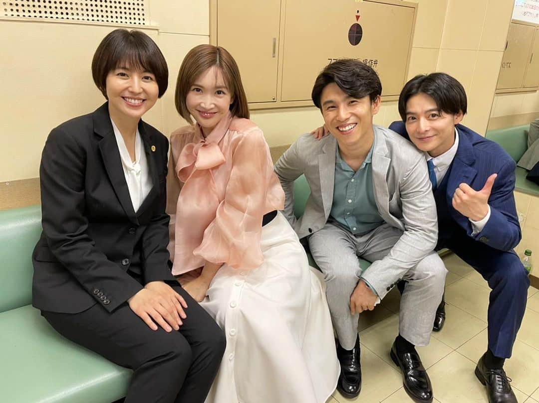 のインスタグラム：「龍山高校同窓会✨ みーんなほんとに大好きだ。 いつか全員揃って先生と一緒に飲める日がきますように🙌  そして、新たな後輩達も撮影お疲れ様でした‼️感動をありがとう😆  #ドラゴン桜 #同窓会 #サプライズ出演ってドキドキするね」