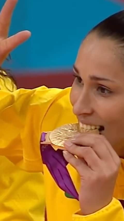 ジャケリネ・カルバリョのインスタグラム：「Deixo aqui minha lembrança e amor por esse esporte que transformou minha vida! Quem aí tbm ama vôlei?💚 . #amovolei #dianacionaldovolei #amor #paixao #vida #volleyball」