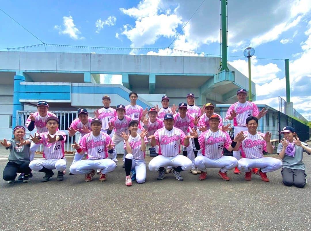 上杉あずささんのインスタグラム写真 - (上杉あずさInstagram)「. 好きだぜ、ポークス💗 We are PORKS (๑•🐽•๑)  #hardbankporks #fukuoka #fukuokabaseball #baseballteam #oneteam #︎︎︎︎︎fukuokasports #baseballchampionship #pinkuniform #草野球 #草野球チーム #草野球チームと繋がりたい #試合よろしくお願いします #野球女子 #汐井公園野球場」6月27日 22時47分 - azumacks