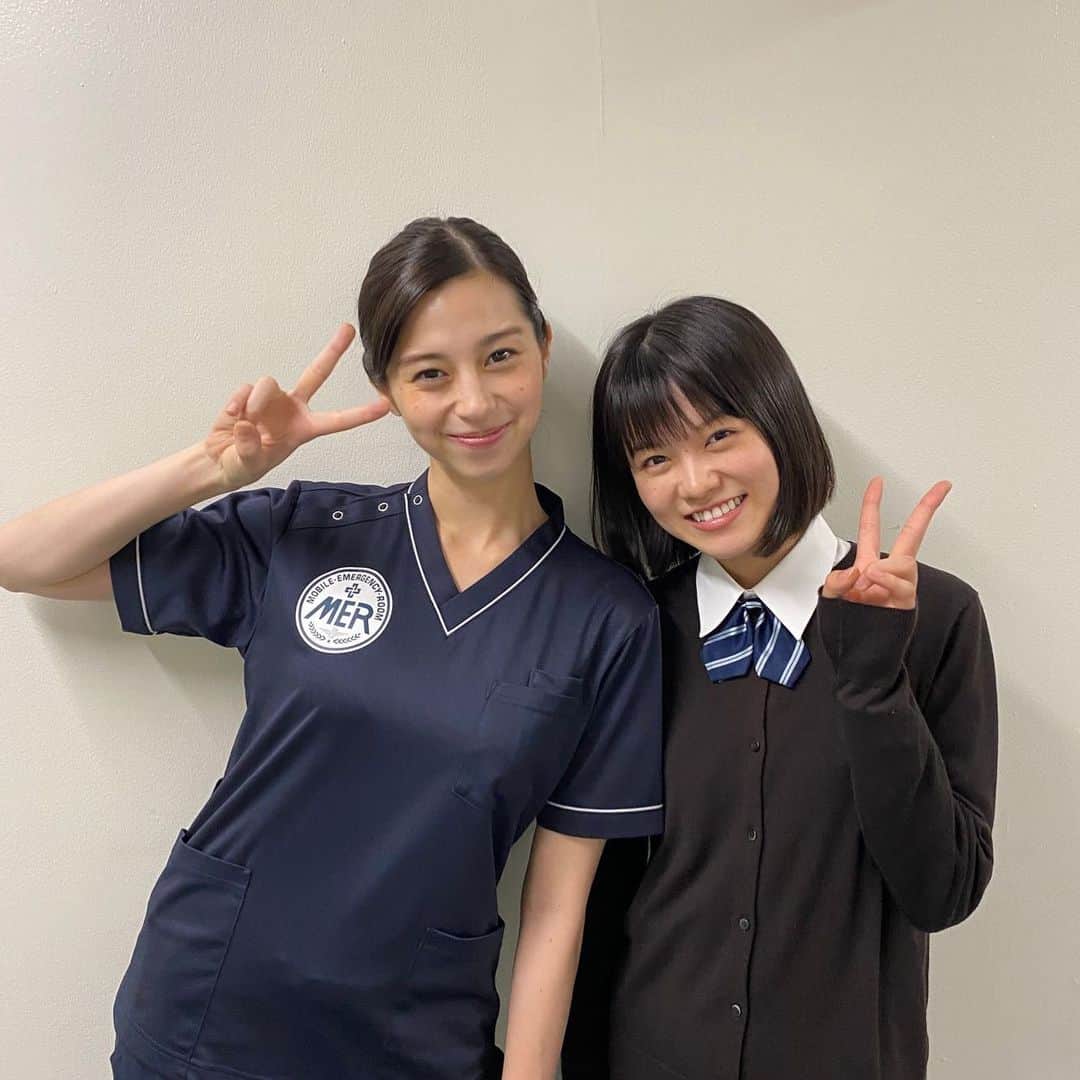 志田彩良のインスタグラム：「・ 来週からは 日曜劇場「TOKYO MER〜走る緊急救命室〜」がスタートします！是非ご覧下さい〜！！ ※私は出演しておりません。笑  スタジオでばったり！嬉しかったなぁ🥰」