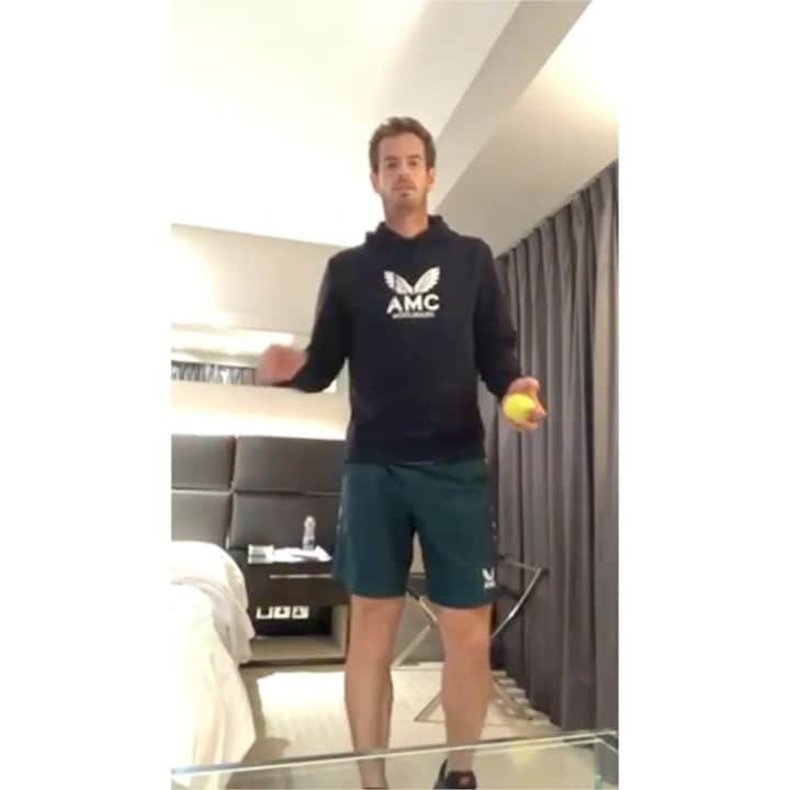 アンディ・マレーのインスタグラム：「Hey @chris_kammy, challenge accepted! What do you think of my ball skills? ⚽️😎🎾  Fancy winning a year of @UberEats? Post your best footy skills and goals with #BringItHome by midnight on 04.07 and Kammy will commentate and crown the winner! Head to the link in my bio to find out more 👊 #AD」