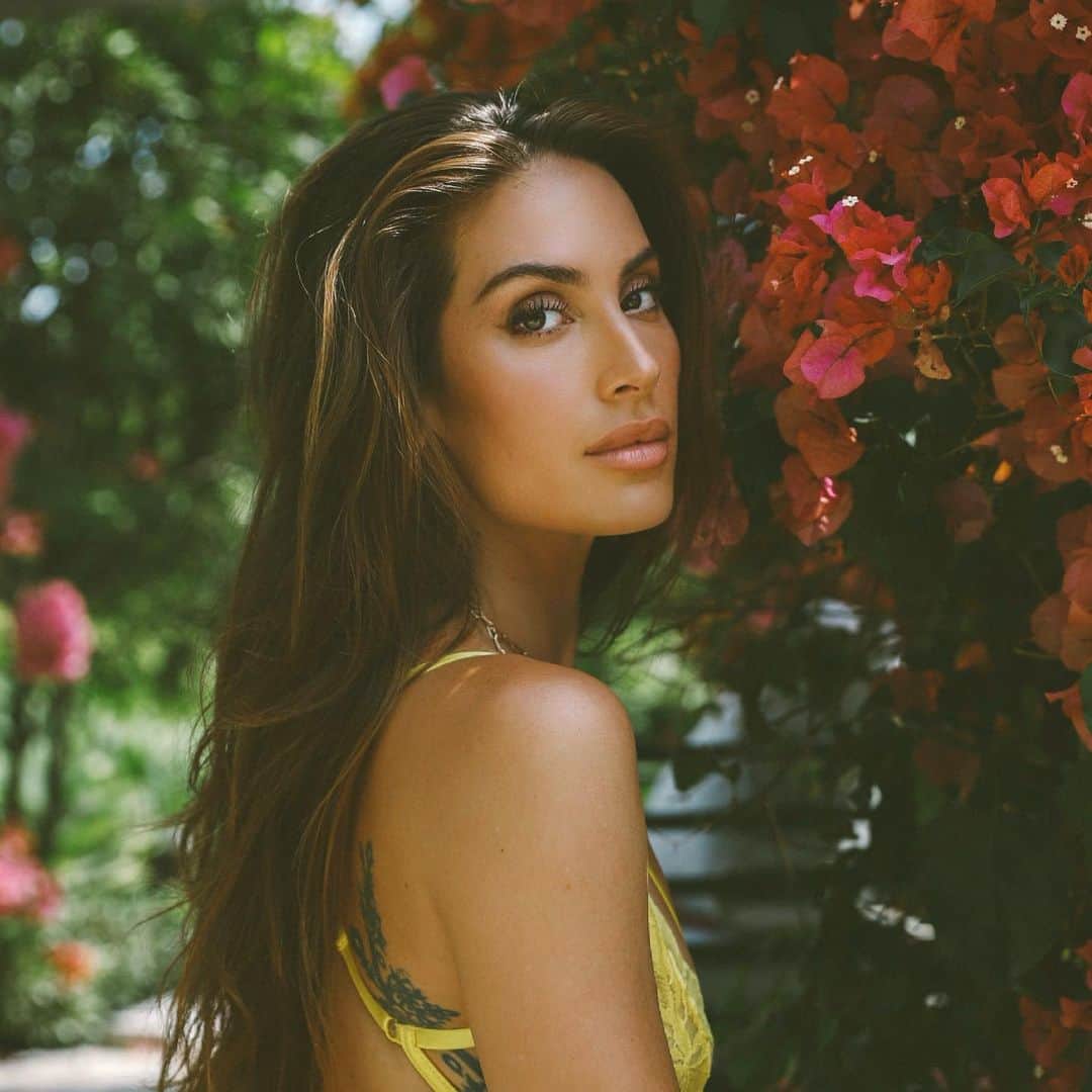 Kaylee Ricciardiのインスタグラム：「Happy Sunday 🌸」