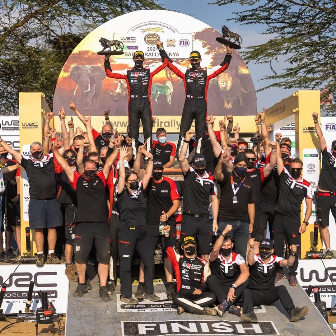 勝田貴元さんのインスタグラム写真 - (勝田貴元Instagram)「P2 WRC Safari Rally!! We did it 🤟🥇🥈 Thanks to all of you guys! 👊 WRC 第6戦 ラリーサファリ 総合2位でフィニッシュしました！ 応援ありがとうございました！  #TK18 📸 @timoanisphotography   @officialwrc @wrcsafarirally  @tgr_wrc @toyota_gazoo_racing  @redbulljapan @jmlatvala  ⭐️#JuhoHanninen  @buzz_co_group @marutoku_offcial  @luck_elsport @exgel_motorsport」6月28日 4時34分 - takamotokatsuta
