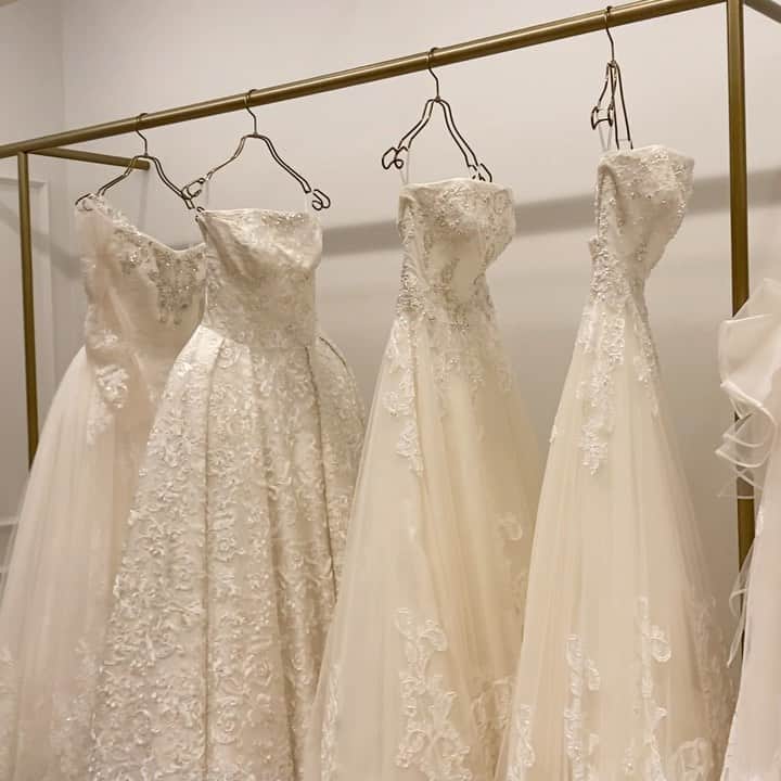 MANA（宮本茉奈）のインスタグラム：「IDOL FILE Vol.22 Wedding Dress  TAKAMI BRIDALさんの素敵なドレスを 身に纏わせていただきました🪞✨  こんなにたくさんの中から選ばせて頂いたんだよ、、感激  7月4日には大丸梅田店さんにて 紙面で着させて頂いたドレスとは別のドレスを着て サイン会をさせて頂きます☺︎楽しみ！来てね  #IDOLFILE 6月25日発売です #TAKAMIBRIDAL さん  #大阪ウェディング #大阪ブライダル #ウェディングドレス #ウェディング #takamibridal #ドゥシュール #ウェディングフォト #ウェディングドレス試着」