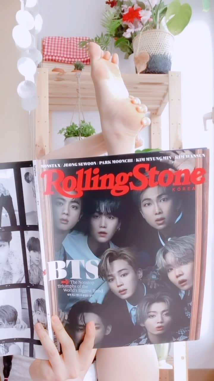 sanga yoginiのインスタグラム：「#롤링스톤코리아2호 #롤링스톤코리아 #rollingstonekorea #방탄소년단 #BTS #커버 #유료광고」