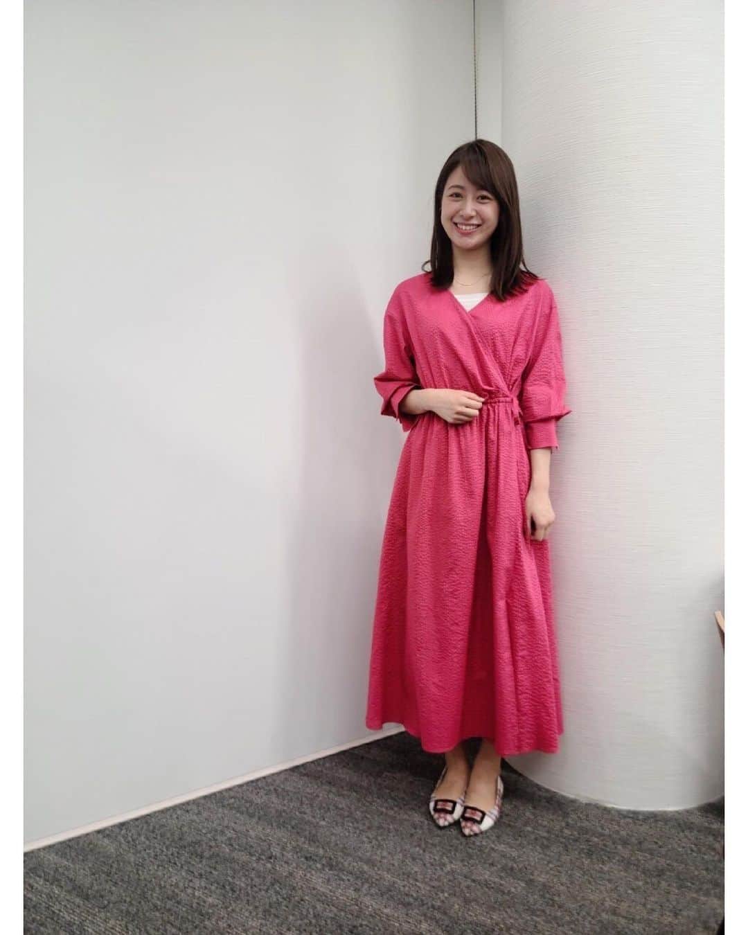 林美沙希さんのインスタグラム写真 - (林美沙希Instagram)「. たまには パキっとした色もいいですね☺️ 3枚目の衣装は、スカートが 2段階のフリルになっていて 可愛かったです。  #jチャン#林美沙希 #衣装 #nolleys #diana #ropepicnic #jouete」6月28日 13時39分 - misaki0hayashi