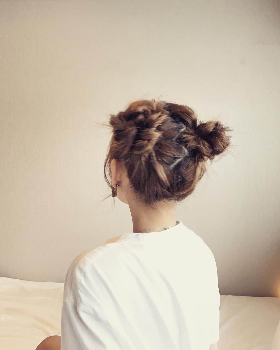 加賀美早紀のインスタグラム：「昨日の髪型☺︎ ⁡ #ヘアアレンジ #アップヘアアレンジ」