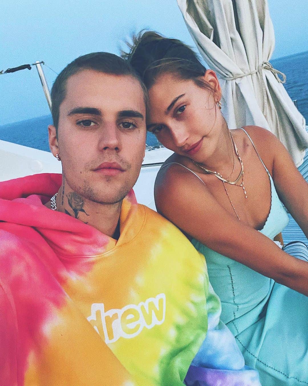 ジャスティン・ビーバーのインスタグラム：「@haileybieber thank you for being the sqishiest most lovable human on the face of the earth」
