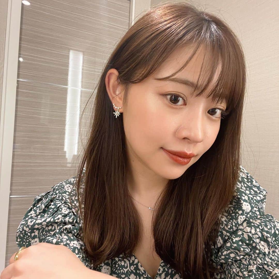 高木由梨奈のインスタグラム：「おにゅーのピアス👂💕 @tao.collection.official のものです✨ どんな洋服にも合うしさりげないキラキラが可愛い😚  #taocollection  #シルバーアクセサリー #ピアス」