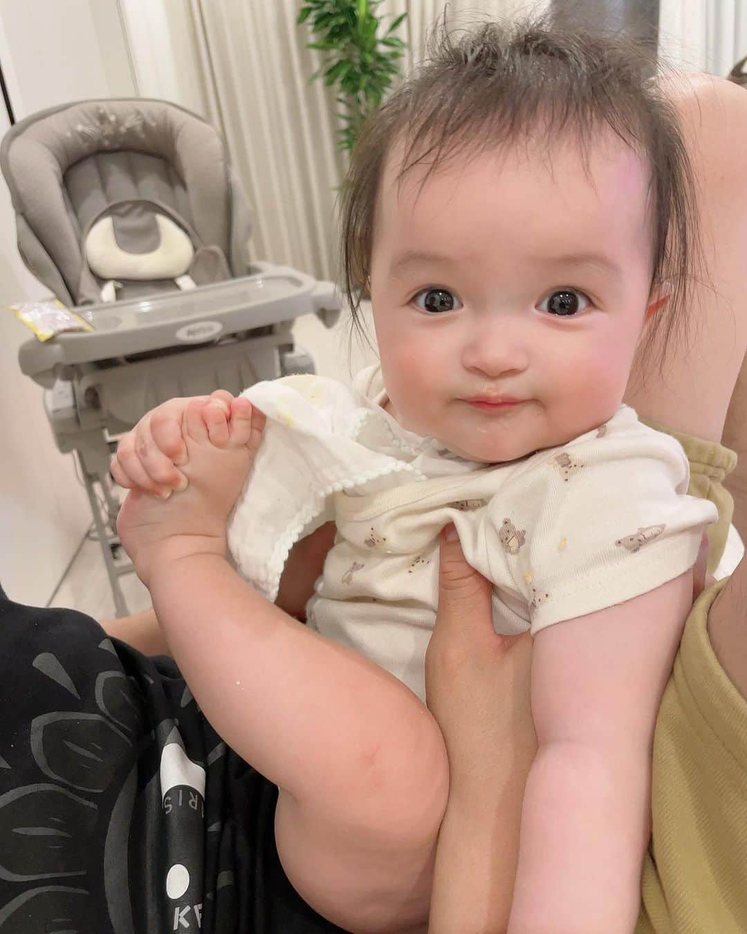 川崎希さんのインスタグラム写真 - (川崎希Instagram)「脚柔らかめ👶  #びよ〜ん #なかなか寝ない日はハンカチ持って踊ったりしてるよ笑」6月28日 19時07分 - kawasakinozomi