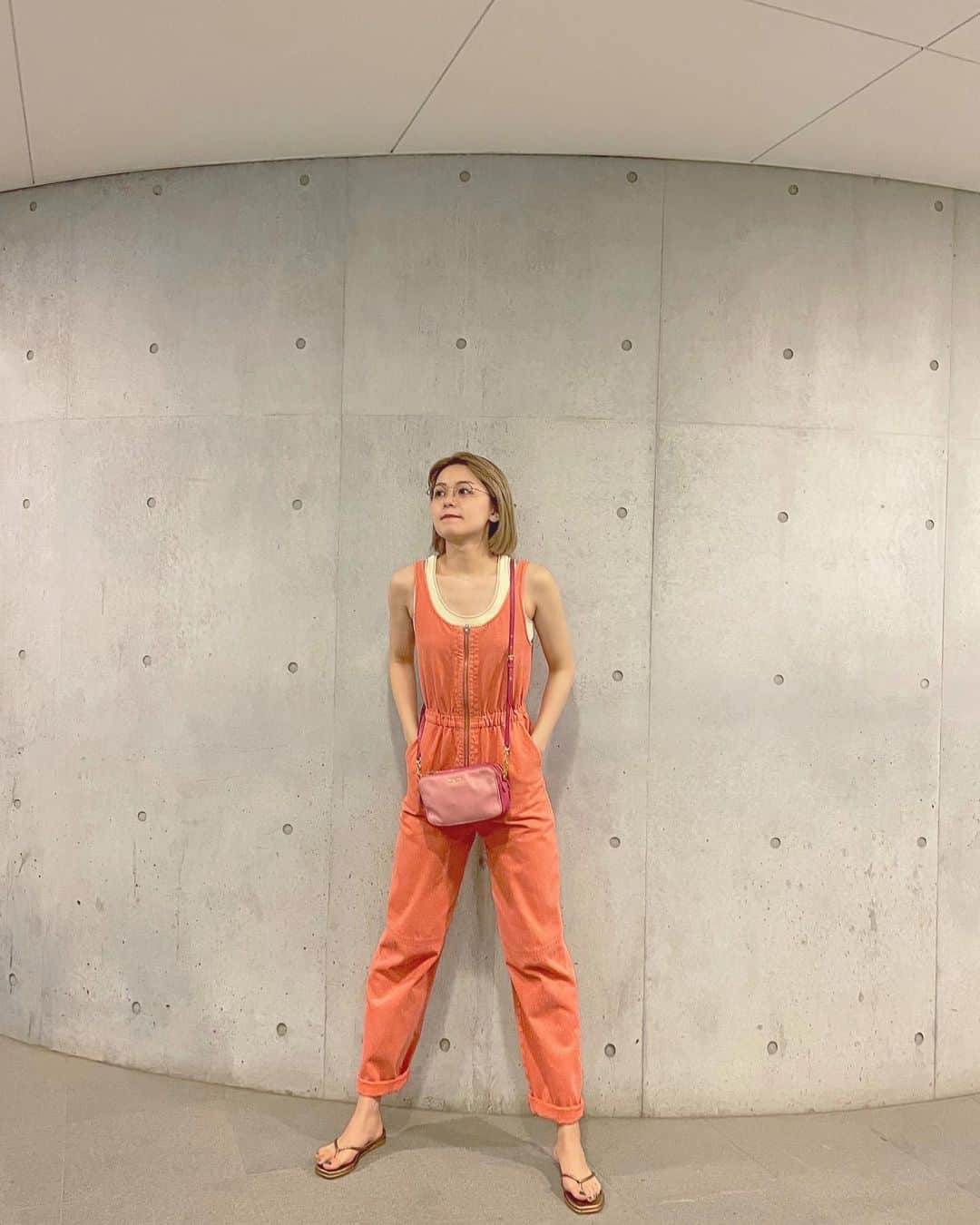 足立佳奈のインスタグラム：「やっぱーり カラフルなの落ち着く🧡💛  るんるんっ  #久々にオーレンジっ #みんなも #いろんな色に染まってみる？ #あだちふく #今日の足立」