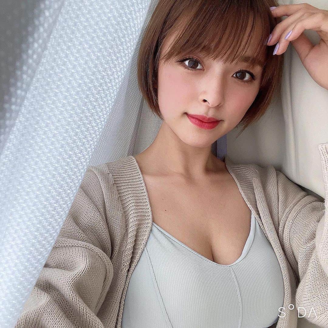 かおりのインスタグラム：「・ ・  久しぶりに自撮りした🤳  SODAナチュラルに盛れて マスカラ機能で目もぱっちり👀  #盛り方は自分次第 #soda #sodapr」